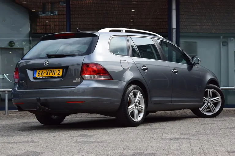 Volkswagen GOLF Variant 1.2 TSI Comfortline BlueMotion | Org. NL | APK 8-2026 | Trekhaak | Navigatie | All Season Banden | Cruise&Climate Control | Multifunctioneel Stuur | 17'' Velgen | afbeelding 2