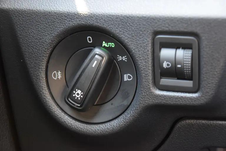 Skoda Kamiq 1.0 TSI 111PK Ambition | Org. NL | BOVAG Garantie | Acheruitrijcamera | Virtual Cockpit | Navigatie | Full LED | 16'' Velgen | Cruise Control | Airconditioning | afbeelding 31