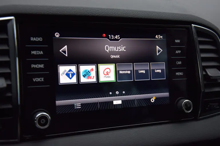 Skoda Karoq 1.5 TSI 150PK ACT Business Edition DSG Automaat | incl. BOVAG Garantie | NL-Auto | Lage KM-stand met NAP | PDC voor & achter | Smartlink+ Apple Carplay/Android Auto | VarioFlex 3 achterstoelen | afbeelding 21