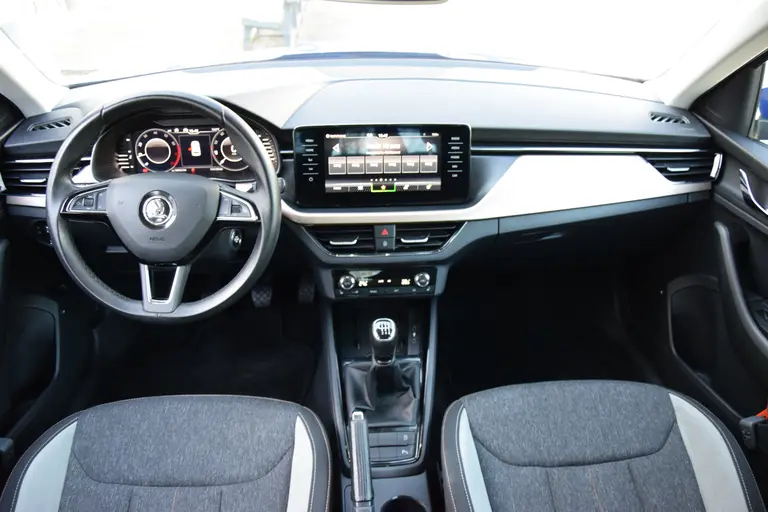 Skoda Kamiq 1.5 TSI 150PK ACT Business Edition | Org. NL | BOVAG Garantie | Trekhaak | Achteruitrijcamera | Virtual Cockpit | Full LED | Verwarmde Stoelen&Voorruit | Cruise&Climate Control | afbeelding 6