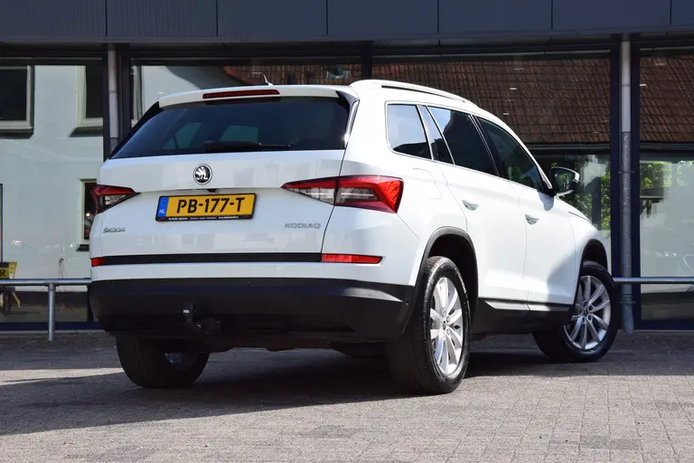 Skoda Kodiaq 1.4 TSI Style Business 7p. 7Persoons | Org. NL | BOVAG Garantie | Trekhaak | 360 Camera | Stoelverwarming | Full LED | Elektrische Koffelklep | Elektrisch Verstelbare Bestuurdersstoel | afbeelding 2