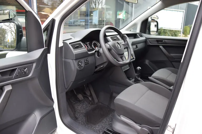 Volkswagen Caddy 1.2 TSI L1H1 BMT Trendline | Org. NL | Zeer lage KM stand met NAP Certificaat | Airco | 16'' Velgen | Apple Carplay/Android Auto | Navigatie | DAB Radio | afbeelding 6