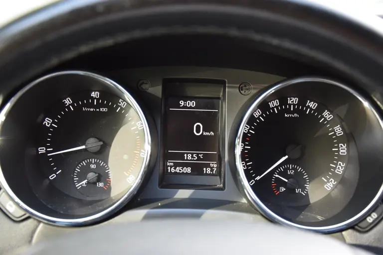 Skoda Yeti 1.2 TSI Ambition | Org. NL | Trekhaak | 16'' Velgen | All Season Banden | Cruise & Climate Control | Multifunctioneel Stuurwiel | Goed Onderhouden | afbeelding 13
