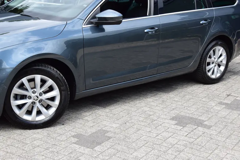 Skoda Octavia Combi 1.0 TSI Greentech Style Business | Org. NL | BOVAG Garantie | Full LED | Half Leder | PDC Voor&Achter | Stoelverwarming | Sportstuur | Cruise Control | afbeelding 15