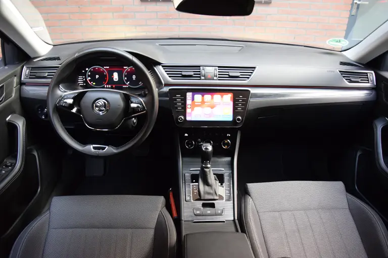 Skoda Superb Combi 1.5 TSI ACT Business Edition Plus | NL-Auto | BOVAG Garantie | Trekhaak | Virtual dashboard | Apple Carplay/Android Auto | Elektrische Bestuurdersstoel | Stoelverwarming | afbeelding 6