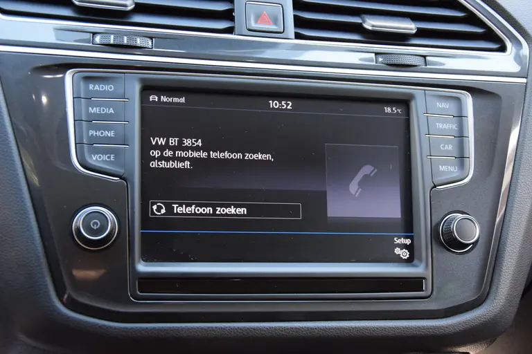 Volkswagen Tiguan 2.0 TSI 180PK 4Motion Highline DSG Automaat | NL-Auto | incl. BOVAG Garantie | 1e Eigenaar | Dealer onderhouden | Trekhaak (2500kg) | Adaptive Cruise Control | Lederen bekleding | Parkeer assistent | BTW Auto | afbeelding 25