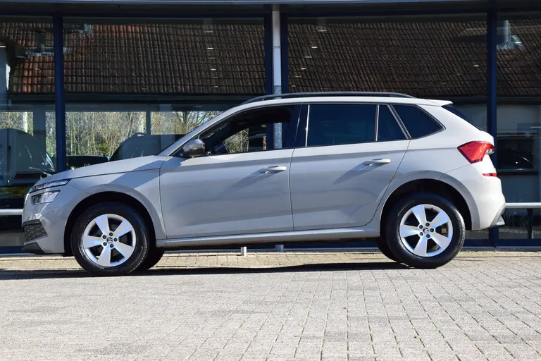 Skoda Kamiq 1.0 TSI 111PK Sport Business | Org. NL | BOVAG Garantie | Trekhaak | Virtual Cocpit | Sportstoelen | Cruise&Climate Control | PDC Achter | Apple Carplay/ Android Auto | afbeelding 4