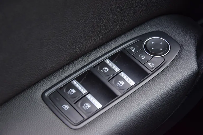 Renault Captur 1.0 TCe 100 Intens | BOVAG Garantie | Trekhaak | All Season Banden | Navigatie | Achteruitrijcamera | PDC Voor&Achter | Apple Carplay | Full LED | Dealer Onderhouden | afbeelding 32