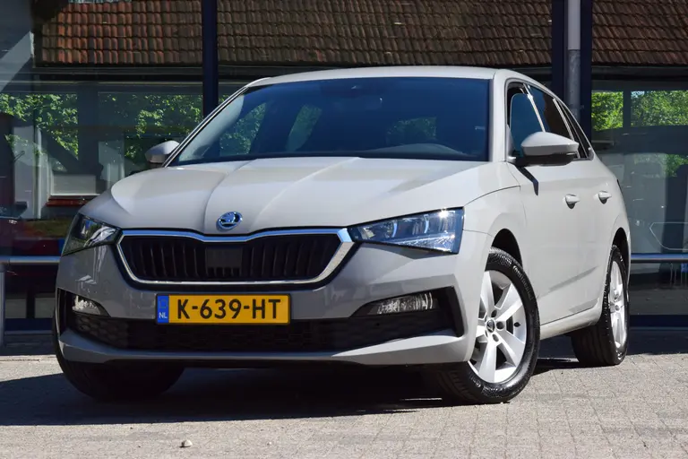 Skoda Scala 1.0 TSI Sport Business DSG Automaat | Org. NL | BOVAG Garantie | Cruise & Climate Control | Parkeersensoren | Full LED | Sportstoelen | Apple Carplay / Android Auto | afbeelding 2