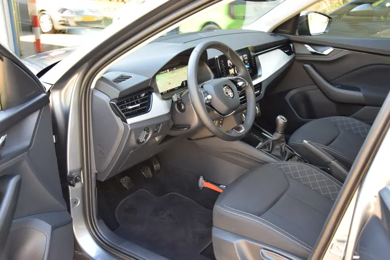 Skoda Scala 1.0 TSI 110PK Ambition | Fabrieksgarantie | Org. NL | Virtual Cockpit | PDC Achter | Navigatie | Full LED | Apple Carplay/Android Auto | Cruise Control | Verkeersbordherkenning | afbeelding 9
