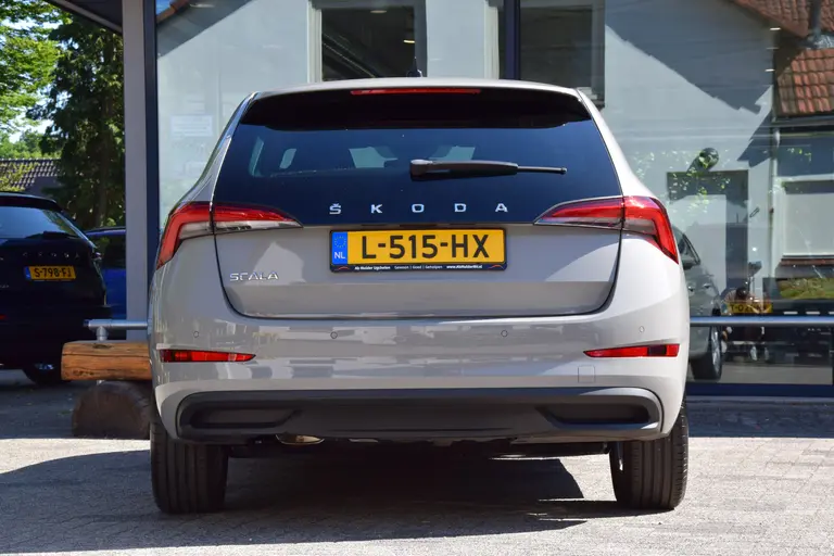 Skoda Scala 1.0 TSI 111PK Sport Business | Org. NL | BOVAG Garantie | Cruise & Climate Control | Parkeersensoren | Full LED | Sportstoelen | Apple Carplay / Android Auto | afbeelding 12