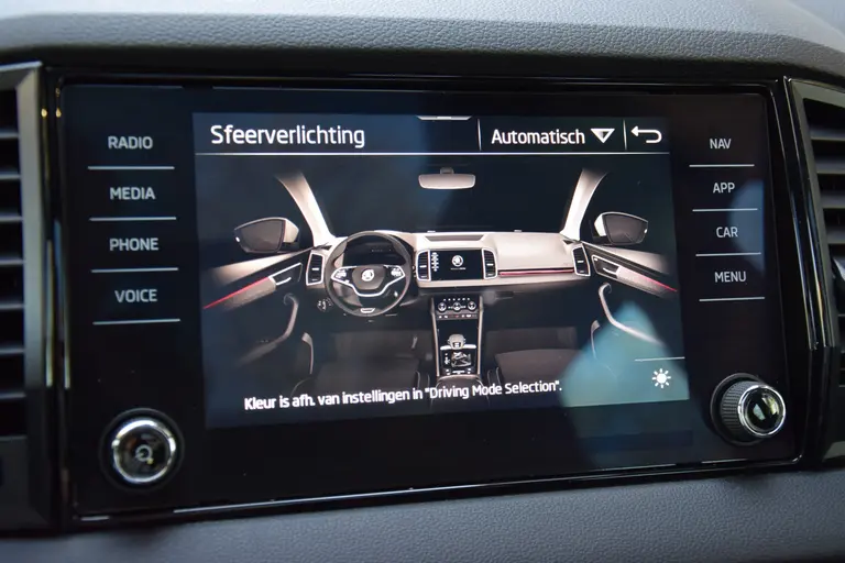 Skoda Karoq 1.5 TSI ACT Sportline Business | Org. NL | BOVAG Garantie | Panoramadak | Virtual Dashboard | Elektrische Achterklep | Achteruitrijcamera | 19'' Velgen | Stuur&Stoelverwarming | afbeelding 24