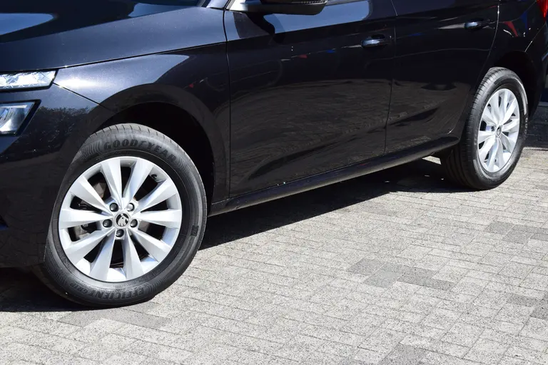 Skoda Kamiq 1.0 TSI 110PK Ambition | Org. NL | BOVAG Garantie | Cruise Control | 16'' Velgen | Full LED | DAB+ | Apple Carplay/Android Auto | Airconditioning | Multifunctioneel Stuur | afbeelding 16