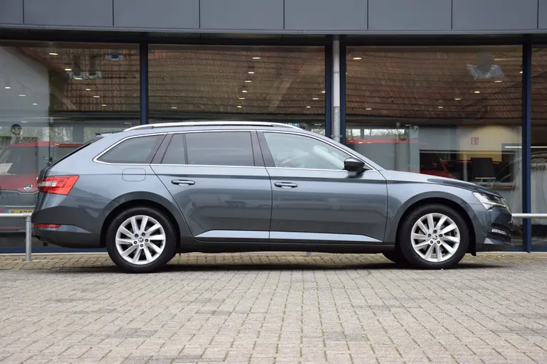 Skoda Superb Combi 1.5 TSI 150K ACT Business Edition DSG Automaat | Org. NL | BOVAG Garantie | Adaptive Cruise Control | Full LED | 17'' Velgen Met All Season Banden | PDC Voor&Achter | afbeelding 5