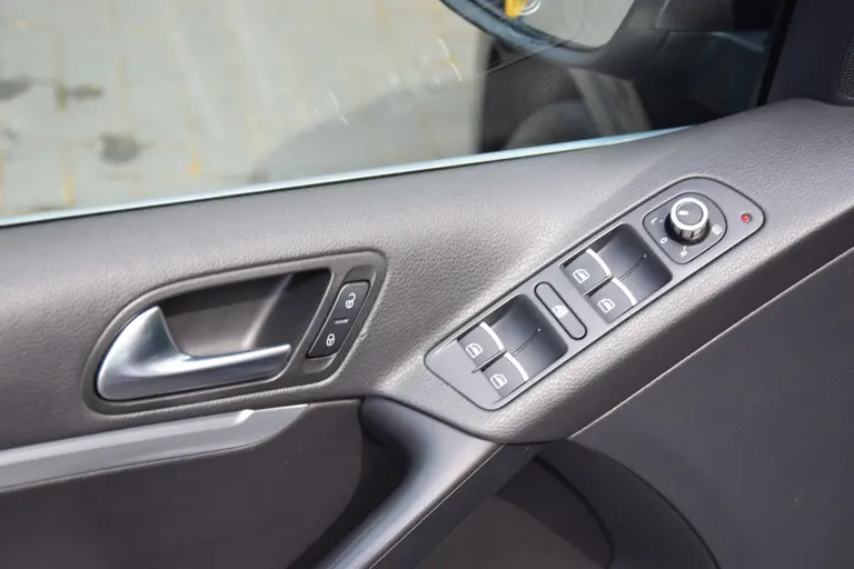 Volkswagen Tiguan 1.4 TSI Sport&Style 160PK | Trekhaak | Navigatie | Volledig Lederen Interieur | Parkeersensoren Achter | Xenon Verlichting | Stoelverwarming | Bluetooth Telefoonverbinding | afbeelding 30