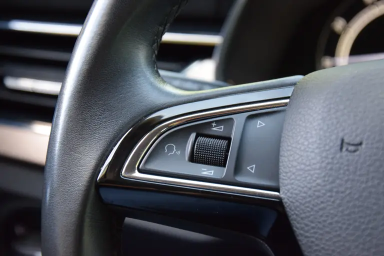 Skoda Scala 1.0 TSI 116PK First Edition | Org. NL | BOVAG Garantie | Trekhaak | Apple Carplay/Android Auto | Automatische Airco | Stoelverwarming | DAB | 18'' Velgen | PDC Achter | afbeelding 24