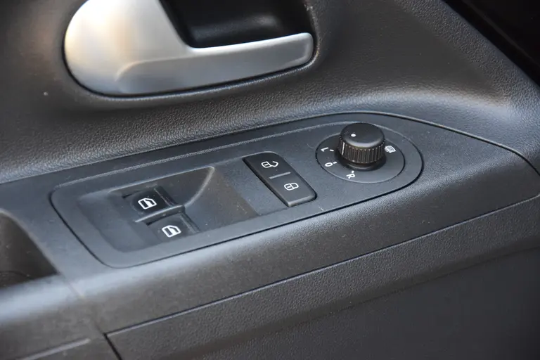 Volkswagen up! 1.0 BMT move up! | Org. NL | BOVAG Garantie | Airco| Bluetooth Telefoonverbinding | 15'' Velgen | All Season Banden | LED Dagrijverlichting | afbeelding 24
