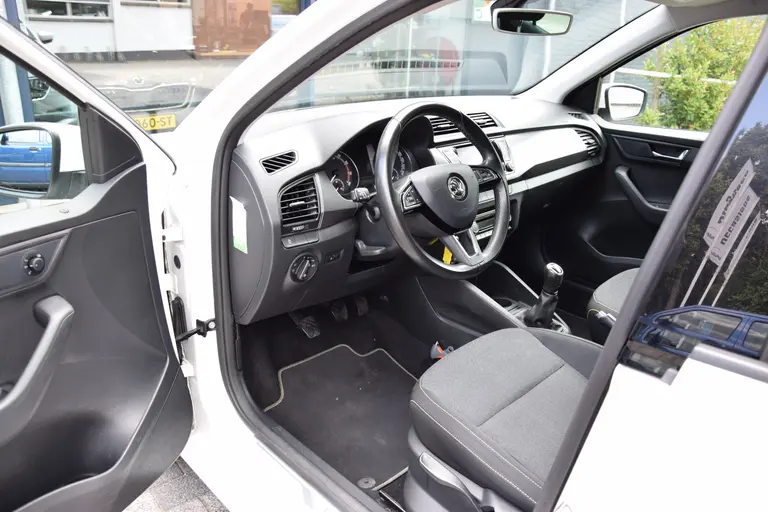 Skoda Fabia Combi 1.0 TSI 96PK Business Edition | Org NL | BOVAG Garantie | Trekhaak | Navigatie | Stoelverwarming | Parkeersensoren | Apple Carplay/Android Auto | 16'' Velgen | afbeelding 9