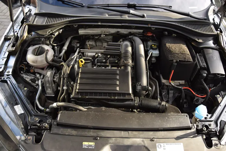 Skoda Superb 1.4 TSI Ambition Business | BOVAG Garantie | Trekhaak | Stoelverwarming | Achteruitrijcamera | All Season Banden | Cruise&Climate Control | Navigatie | Elektrisch Bedienbare Bestuurdersstoel | afbeelding 14