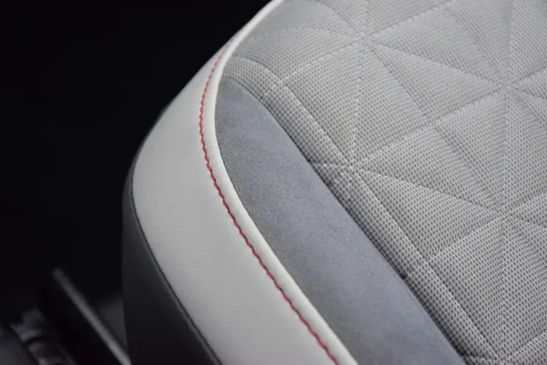 Volkswagen up! 1.0 BMT up! BEATS | Org. NL | BOVAG Garantie | 15'' Velgen | Airconditioning | Bluetooth Telefoonverbinding | LED Dagrijverlichting | Lage KM-Stand NAP! | afbeelding 11