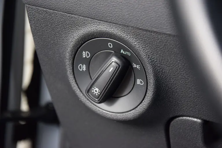 Skoda Karoq 1.5 TSI 150PK ACT Business Edition DSG Automaat | Org. NL | BOVAG Garantie | Trekhaak | Volledig Lederen Bekleding | Apple Carplay/Android Auto | PDC Voor&Achter | Cruise&Climate Control | afbeelding 34