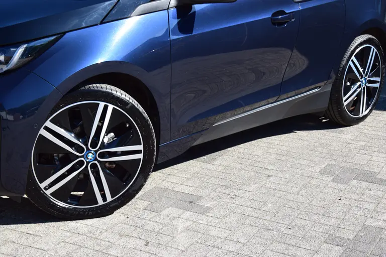 BMW i3 Executive Edition 120Ah 42 kWh | Org. NL | BOVAG Garantie | Warmtepomp | Panoramadak | Stoelverwarming | Adaptive Cruise Control | Achteruitrijcamera | Navigatie | Full LED | 20'' Velgen | afbeelding 14