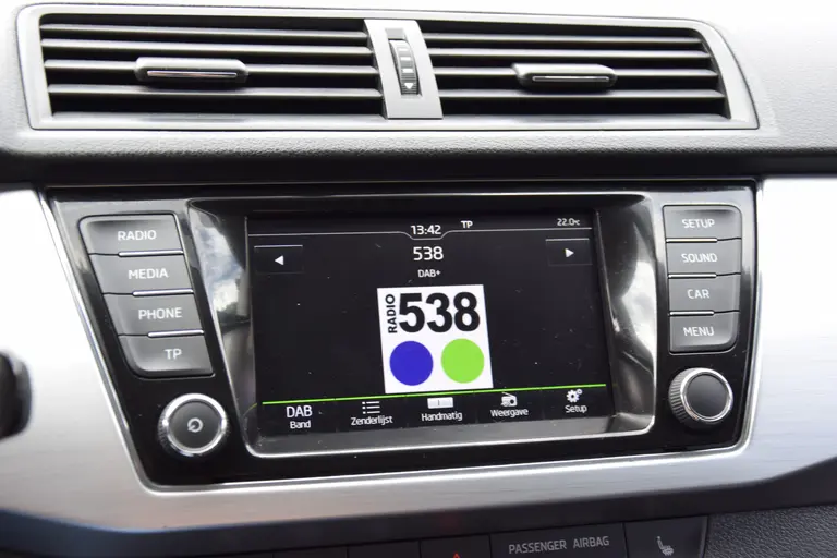 Skoda Fabia Combi 1.2 TSI Edition | Org. NL | BOVAG Garantie | 1e Eigenaar | Parkeersensoren Achter | 16'' Velgen | Stoelverwarming | Airco | Cruise Control | DAB Radio | afbeelding 17