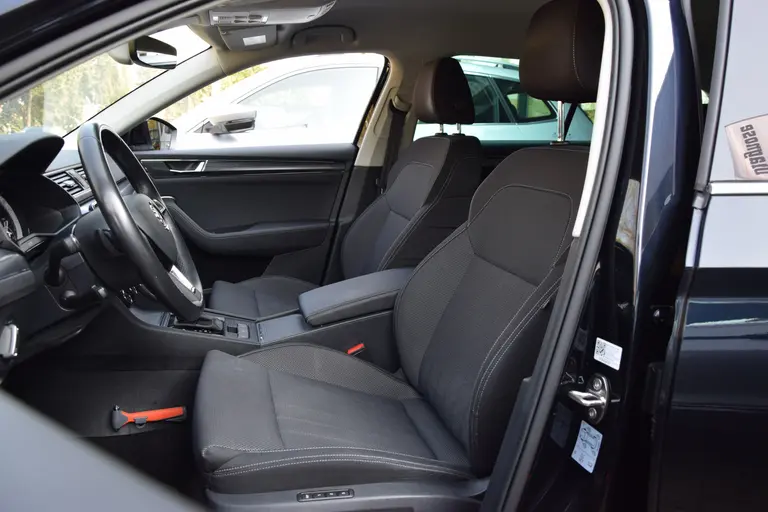 Skoda Superb Combi 1.5 TSI ACT 150PK Business Edition DSG Automaat | Org. NL | BOVAG Garantie | Apple Carplay/Android Auto | Elektrische Bestuurdersstoel | Verwarmde voorruit / Stoelen | afbeelding 11