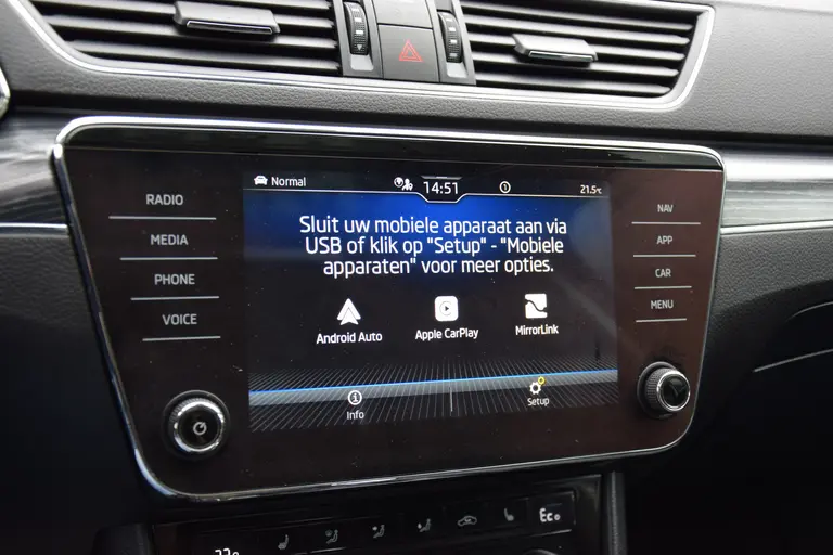 Skoda Superb Combi 1.4 TSI iV 160PK Business Edition Plus PHEV DSG Automaat | Org. NL | BOVAG Garantie | Trekhaak | Virtual dashboard | Apple Carplay/Android Auto | Elektrische Voorstoelen met geheugen | Verwarmde Voorruit + Stoelen | afbeelding 30