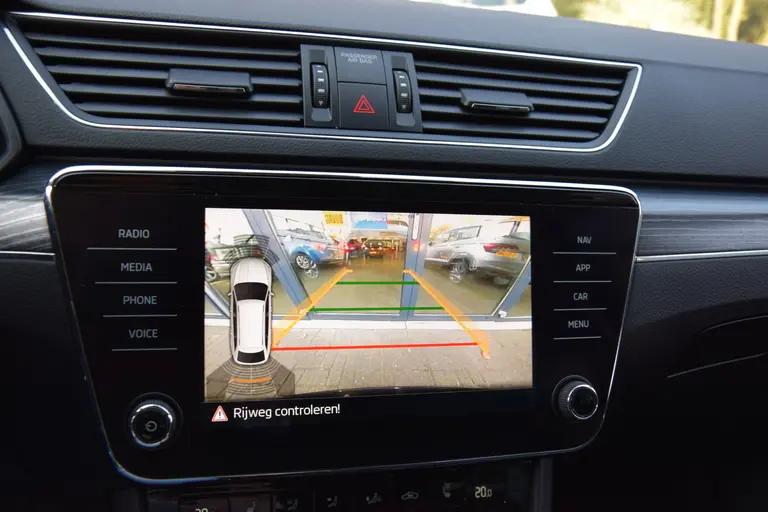 Skoda Superb Combi 1.5 TSI ACT 150PK Business Edition DSG Automaat | Org. NL | BOVAG Garantie | Apple Carplay/Android Auto | Elektrische Bestuurdersstoel | Verwarmde voorruit / Stoelen | afbeelding 25
