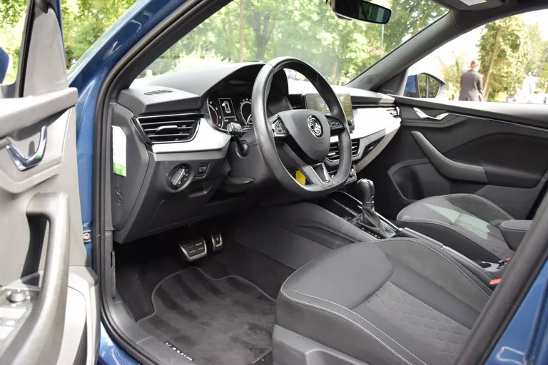 Skoda Kamiq 1.0 TSI 116PK Sport Business DSG Automaat | BOVAG Garantie | Org. NL | Sportstoelen | Stoelverwarming | Cruise&Climate Control | PDC Achter | Apple Carplay/ Android Auto | afbeelding 9