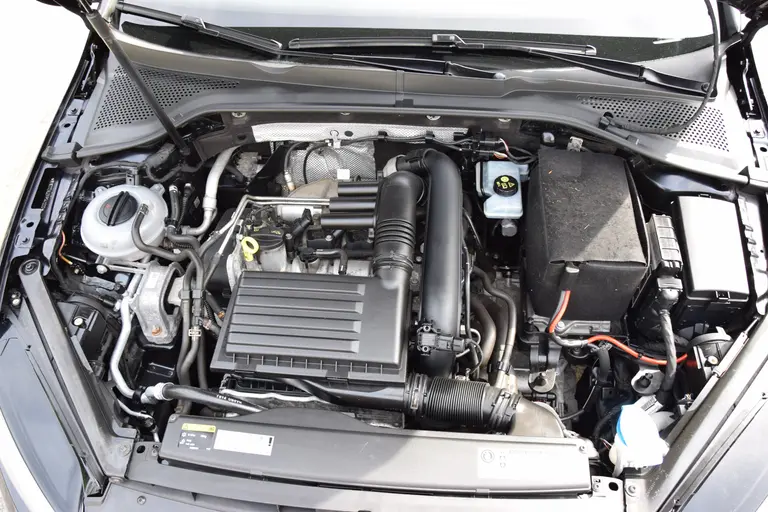 Volkswagen GOLF Variant 1.4 TSI Highline DSG Automaat | Org. NL | Trekhaak | Achteruitrijcamera | Navigatie | Alcantara Bekleding | 18'' Velgen | Cruise & Climate Control | Bluetooth | afbeelding 14