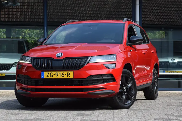 Skoda Karoq 1.5 TSI ACT Sportline Business DSG Automaat | incl. BOVAG Garantie | NL-Auto | Trekhaak | Navigatie | Virtual Cockpit | Achteruitrijcamera | 18'' Velgen | Full LED | Carplay | DAB | Keyless Entry&GO | afbeelding 2