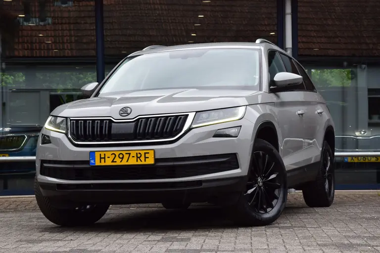 Skoda Kodiaq 1.5 TSI 150PK Business Edition | BOVAG Garantie | Org. NL | Trekhaak | Achteruitrijcamera | 18'' Velgen Met All Season Banden | Full LED | Cruise&Climate Control | afbeelding 2