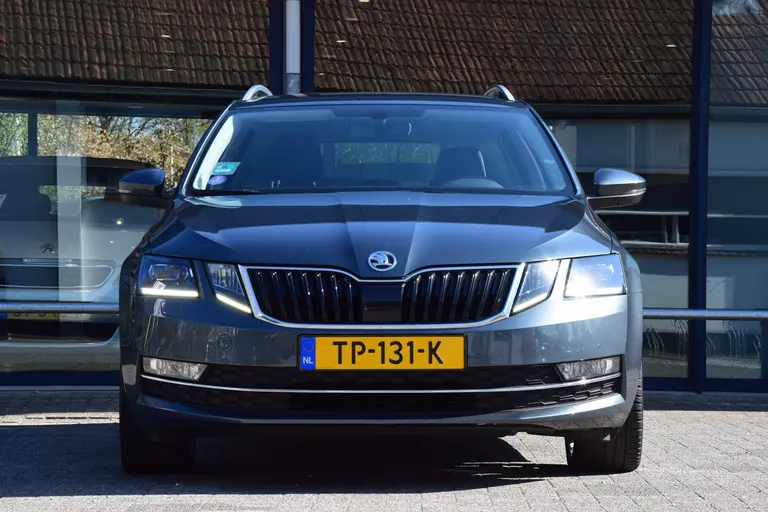 Skoda Octavia Combi 1.0 TSI Greentech Style Business DSG Automaat | Org. NL | BOVAG Garantie | Achteruitrijcamera | Stoelverwarming |  Lederen Bekleding | Full LED | Apple Carplay/Android Auto | afbeelding 12