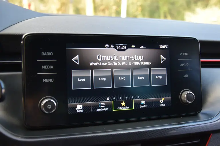 Skoda Scala 1.0 TSI 116PK Sport Business | BOVAG Garantie | NL-Auto | Cruise & Climate Control | Parkeersensoren | Full LED | Sportstoelen | 17'' Velgen | Apple Carplay / Android Auto | afbeelding 20