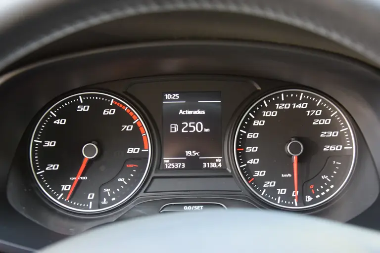 SEAT Leon 1.2 TSI 105PK Style Business | BOVAG Garantie | Cruise&Climate Control | Stoelverwarming | PDC Achter | 16'' Velgen Met All Season Banden | Bluetooth Telefoonverbinding | afbeelding 15