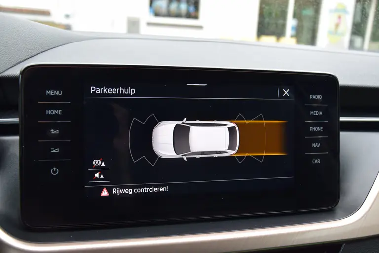 Skoda Scala 1.0 TSI Business Edition DSG Automaat | Org. NL | BOVAG Garantie | Virtual Cockpit | Stoelverwarming | 17'' Velgen Met All Season Banden | Cruise&Climate Control | Apple Carplay/Android Auto | afbeelding 22