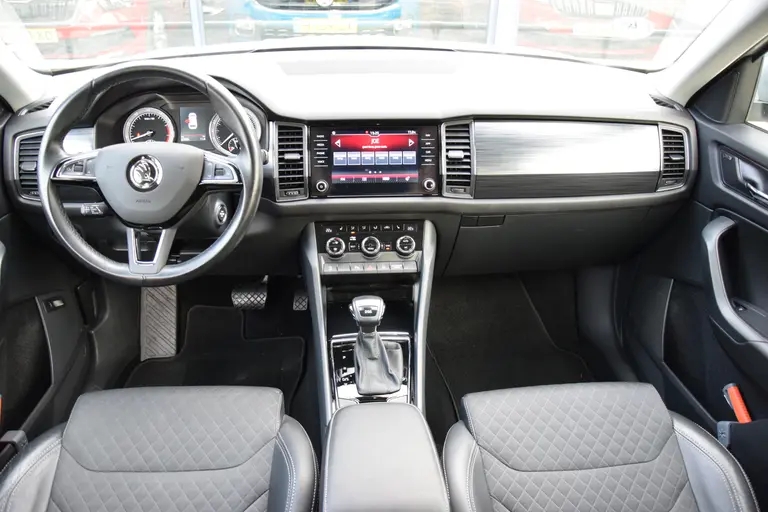 Skoda Kodiaq 1.5 TSI 150PK Business Edition 7-Persoons DSG Automaat | incl. BOVAG Garantie | NL-Auto | Adaptive Cruise Control | Achteruitrijcamera | Stoelverwarming | Navigatie | Full LED | Apple Carplay / Andoid Auto | afbeelding 6
