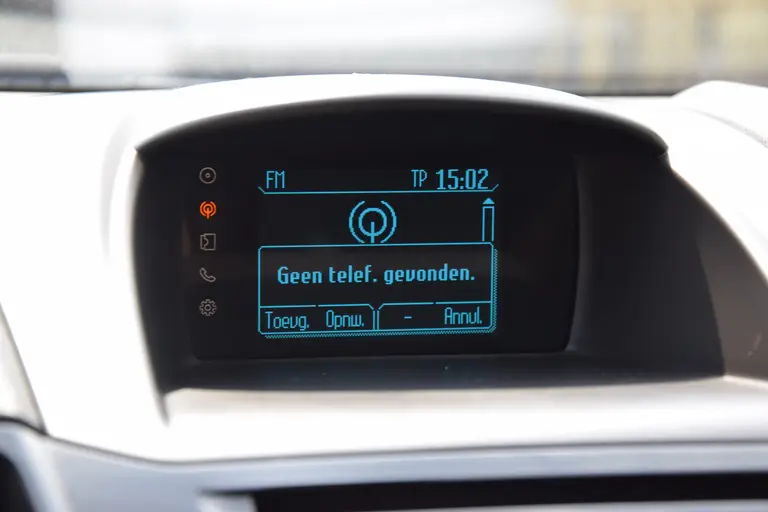 Ford Fiesta 1.0 EcoBoost Titanium | Incl. Nieuwe Distributieriem | Stoelverwarming | Climate Control | 15'' Velgen | Voorruitverwarming | PDC Voor&Achter | Bluetooth | afbeelding 21