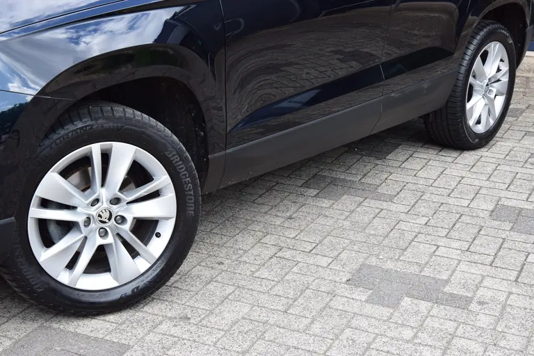 Skoda Karoq 1.5 TSI 150PK ACT Business Edition DSG Automaat | Org. NL | BOVAG Garantie | Lederen bekleding | Stoelverwarming | Stuurverwarming | Full LED koplampen | afbeelding 17