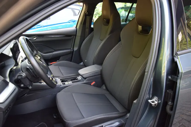 Skoda Octavia Combi 1.5 e-TSI 150PK Sport Business DSG Automaat | Org. NL | BOVAG Garantie | Adaptieve Cruise Control | Virtual Cockpit | Apple Carplay/Android Auto | 18'' Velgen | Full LED | afbeelding 10