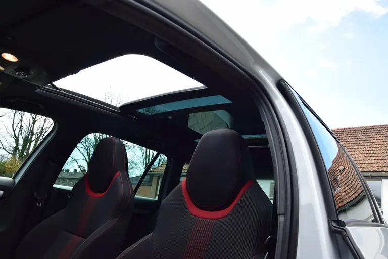 Skoda Octavia Combi 1.5 TSI Greentech Sport Business DSG Automaat | Org. NL | BOVAG Garantie | Trekhaak | Panoramadak | Stoelverwarming | DAB Radio | PDC Voor&Achter | afbeelding 29