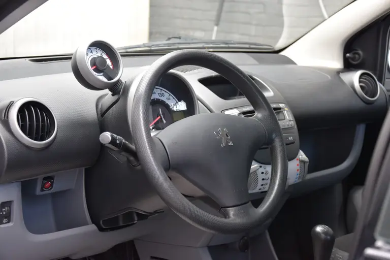 Peugeot 107 1.0-12V XS 5Deurs | Org. NL | 1e Eigenaar | APK 1-2026 | Airconditioning | Elektrische Ramen | Centrale Deurvergrendeling | Toerenteller | afbeelding 16