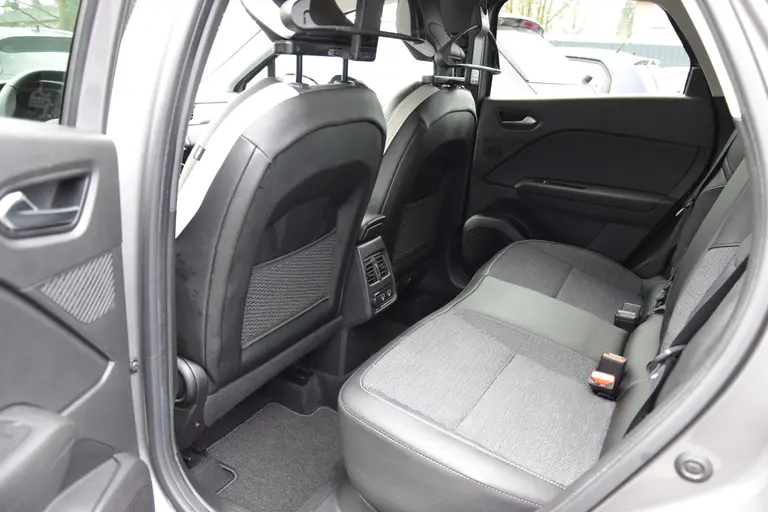 Renault Captur 1.6 E-Tech Hybrid 145 techno Automaat | Org. NL | Trekhaak | Achteruitrijcamera | Full LED | Navigatie | Parkeersensoren | Apple Carplay/Android Auto | Lane Assist | afbeelding 7