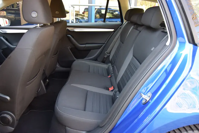 Skoda Octavia Combi 1.5 TSI 150PK Greentech Business Edition DSG Automaat | Org. NL | BOVAG Garantie | Trekhaak | Apple Carplay/ Android Auto | Cruise&Climate Control | Navigatie | afbeelding 9