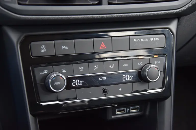 Volkswagen T-Cross 1.0 TSI 96PK Life Business | Org. NL | BOVAG Garantie | Adaptive Cruise Control | Climate Control | Parkeensensoren | Dodehoekdetectie | Apple Carplay/Android Auto | afbeelding 18