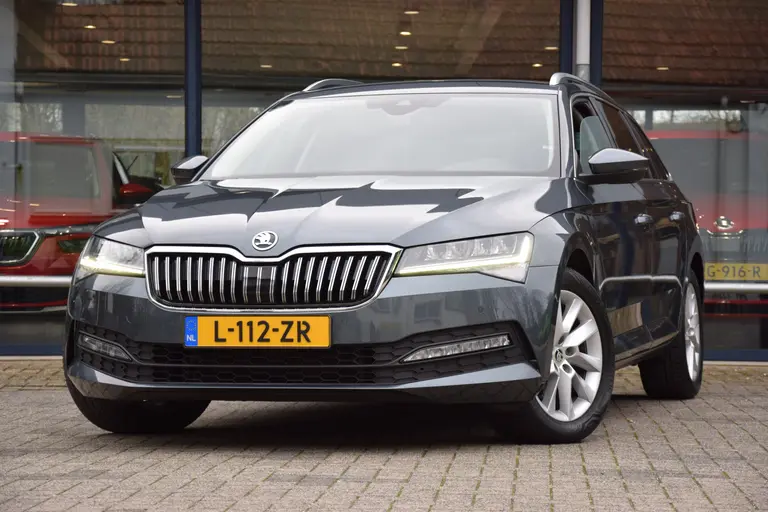 Skoda Superb Combi 1.5 TSI 150K ACT Business Edition DSG Automaat | Org. NL | BOVAG Garantie | Adaptive Cruise Control | Full LED | 17'' Velgen Met All Season Banden | PDC Voor&Achter | afbeelding 2