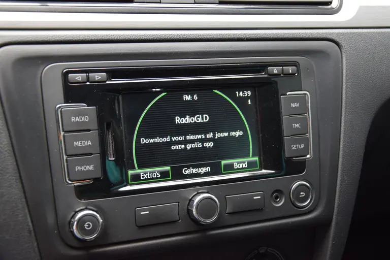 Skoda Rapid Spaceback 1.2 TSI 90PK Greentech Style Edition | Org. NL | BOVAG Garantie | Trekhaak | Navigatie | Stoelverwarming | 16'' Velgen | PDC Achter | Bluetooth | Multifunctioneel Stuurwiel | afbeelding 22