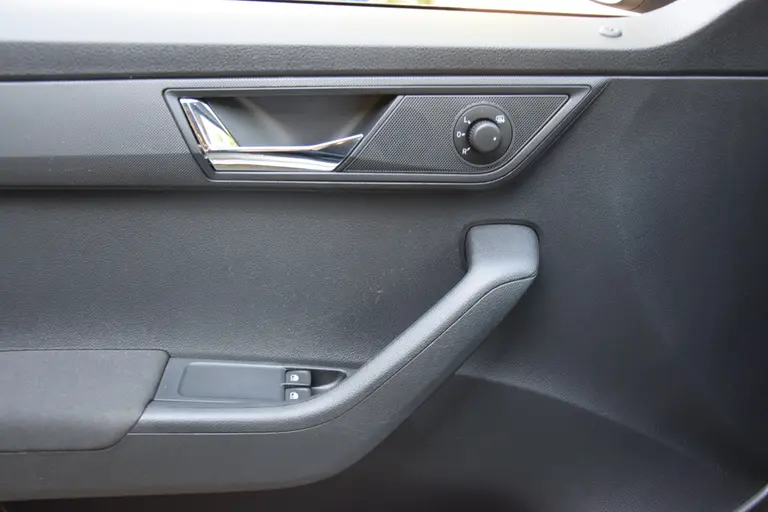 Skoda Fabia Combi 1.0 TSI Ambition 96PK | BOVAG Garantie | 15'' Velgen | Speed Limiter | Parkeersensoren Achter | Airconditioning | Apple Carplay/ Android Auto | afbeelding 25
